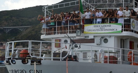  Approda a Salerno l’Ammiraglia della GdF con 40 giovani “Finzy”