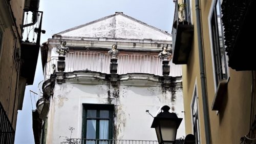  Palazzo D’Avossa nel cuore del centro storico di Salerno