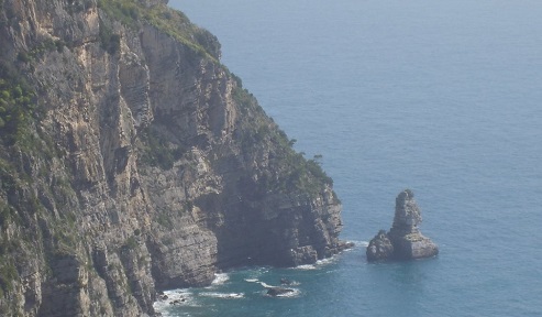  Positano: Affondamento di una unità di diporto, soccorse 22 persone