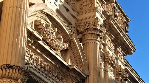  Il Barocco Leccese: veste di una città ricca ed elegante.