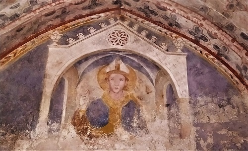  La Cappella di San Ludovico: un gioiello di arte gotica a Salerno