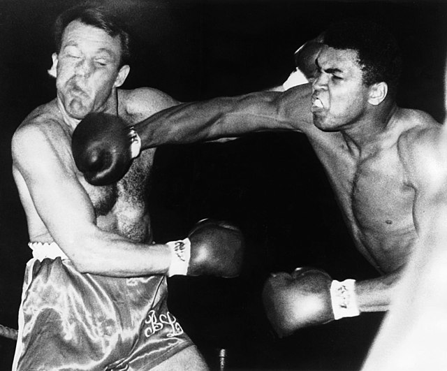 Storie di campioni : da Cassius Clay a Muhammad Ali, la storia del più grande