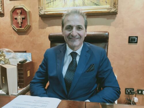  Per l’avv Michele Sarno é l’ora delle dimissioni del Dg del “Ruggi” di Salerno