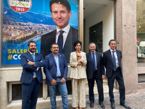  Conferenza stampa M5S, le dichiarazioni dei neoeletti al Consiglio comunale Lambiase e Pecoraro al fianco di Tofalo, Cioffi e Provenza