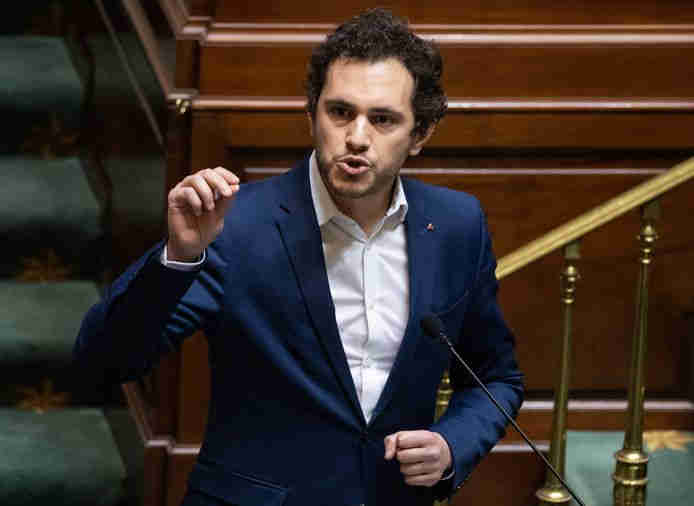  Il parlamentare belga Cogolati: “Green pass non vuol dire discriminare, altrimenti siamo la Cina”