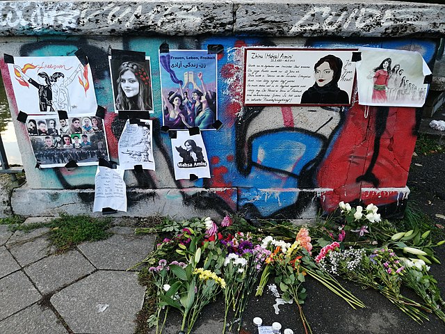  Siamo tutte Mahsa Amini, anzi Jina: il coraggio delle donne iraniane che sfidano il regime