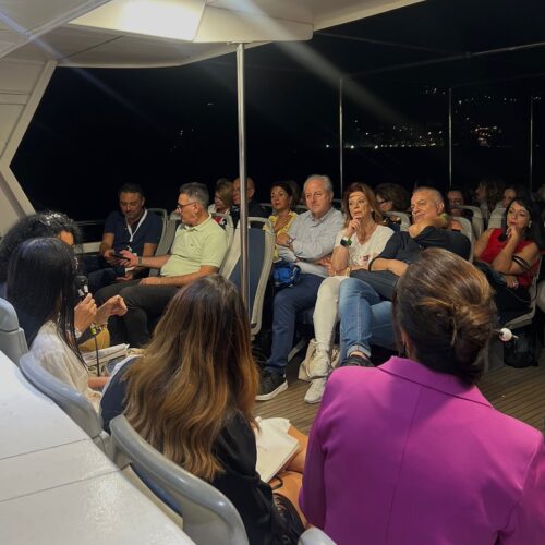  “Un libro sotto le stelle”: la rassegna non si smentisce e regala intense emozioni tra mare e cultura